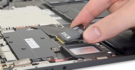 how to check ssd slot in laptop